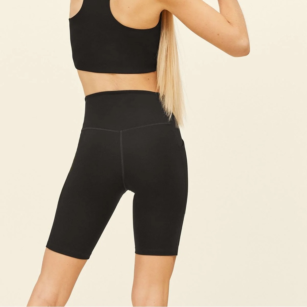 Girlfriend Collective Black High-Rise Pocket Bike Short - Picture 3 of 6